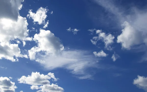蓝蓝的天空白云抽象自然背景 — 图库照片