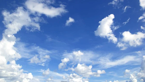 Cielo Azul Nubes Blancas Fondo Abstracto Naturaleza —  Fotos de Stock