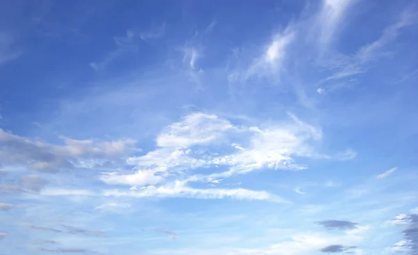 Blauer Himmel und Wolken Himmel — Stockfoto