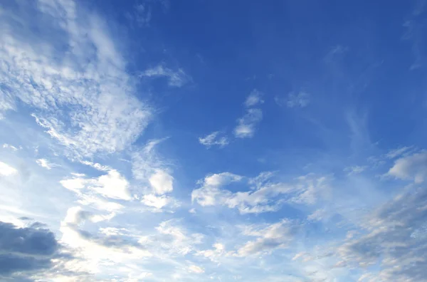 Céu azul e nuvens céu — Fotografia de Stock