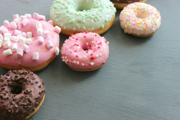 Fotoğraflar Farklı Donuts Sır Yakın Çekim Çeşitli Renkli Donut — Stok fotoğraf
