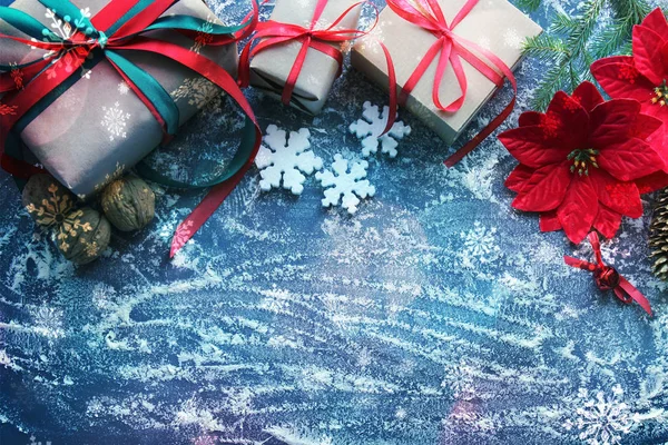 Számok 2019 Sertés Ünnepi Karácsonyi Összetétele Ajándékok Dobozok Kúpok Dió — Stock Fotó