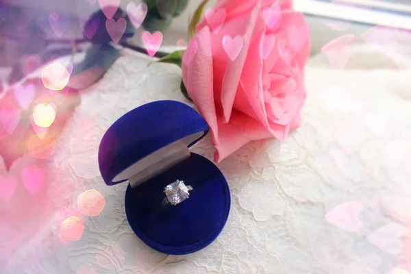 Hermosa Caja Azul Con Anillo Bodas Trasfondo Del Día Boda — Foto de Stock