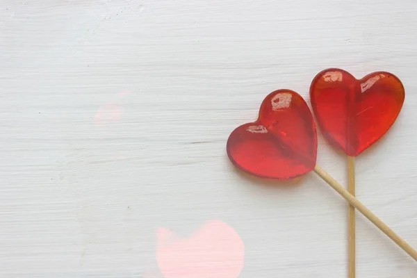 Romantique Fond Saint Valentin Sucettes Forme Coeur Ferment Sur Fond — Photo
