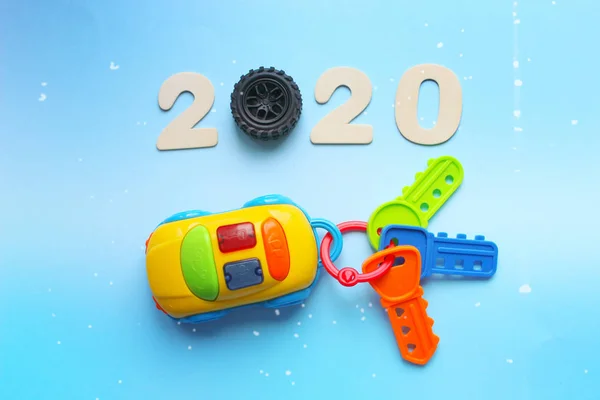 2020 Року Номери 2020 Дитячий Іграшковий Автомобіль Ключами Концепція Нового — стокове фото