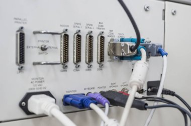 renkli bilgisayar birçok bağlantı noktasını yazın