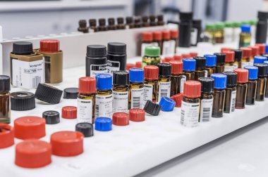 Laboratuvar tüplerde kan analizi