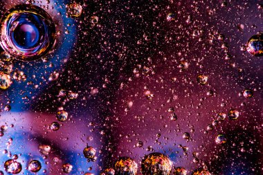 Suda yağ damlacıkları