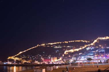 Gece şehri manzarası