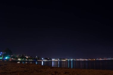 Gece şehri manzarası