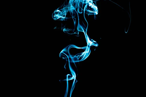 Rook Een Zwarte Achtergrond Abstractie — Stockfoto