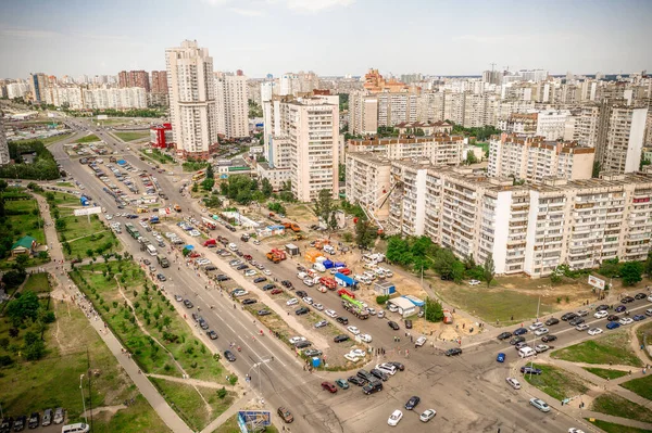 Kiev, Ukrayna - 21.06.2020: Kyiv 'deki Krushelnytska Caddesi' ndeki bir apartmanın patlamasında meydana gelen kazanın genel bir manzarası. — Stok fotoğraf