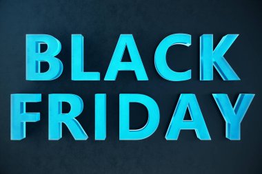 Black Friday - sadece yılda bir, en fazla indirim. Satış, sevinç, başarı. Şu an. Duvardaki siyah Cuma metin. Büyük satış. 3D çizim