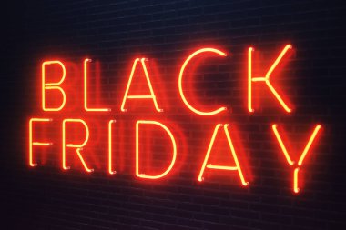 Black Friday - yılın en beklenen satış. Neon kırmızı 3d afiş. Büyük indirimler. Sadece yılda bir kez, en büyük indirimler. Satış, sevinç, başarı, 3d çizim