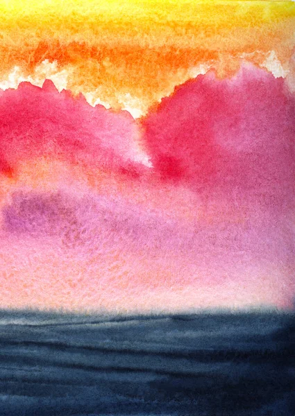 Kleurrijke hand getekende zeegezicht. Fiery Aurora Sunset met zacht roze en Lila gradiënt van pluizige wolken boven donker glad water met gestreept oppervlak. Abstract aquarel illustratie op papier textuur. — Stockfoto