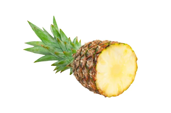 Einzelne Hälfte Der Ganzen Frischen Reifen Ananas Mit Grünen Blättern — Stockfoto