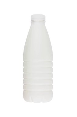 Süt, kefir veya yoğurt beyaz arka plan üzerinde izole için tam plastik şişe taze süt ürünü. Kırpma yolu - resim