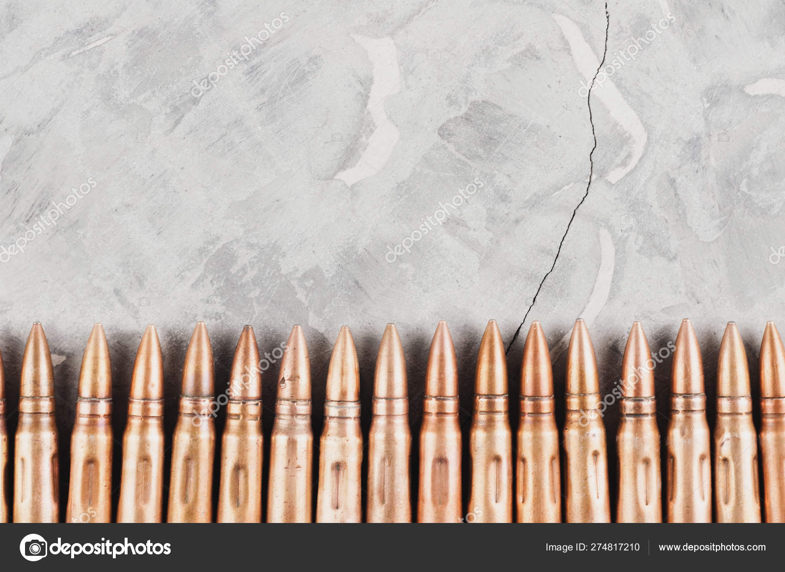 Imágenes de Caza con rifle ak 47 libres de derechos | DepositPhotos, image size:1600x1167