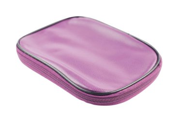 Beyaz arka plan üzerinde izole fermuar ile modern kapalı kozmetik çantası mor renk