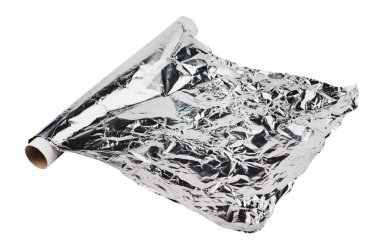 Beyaz arka plan üzerine izole karton tüp üzerinde parlak alüminyum levha bir kaydırma