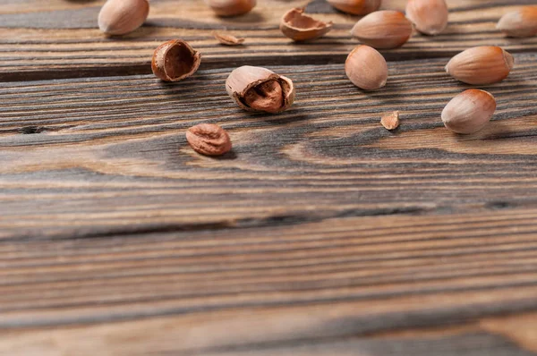 Whole Broken Fresh Ripe Hazelnuts Strewn Old Weathered Wooden Table — Stock Photo, Image