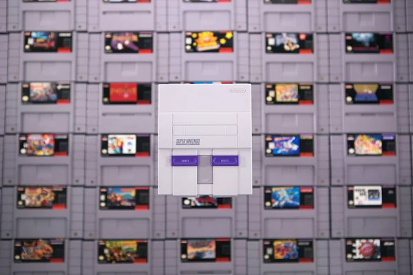Ретро видео-игры на Супер Nintendo Мини — стоковое фото
