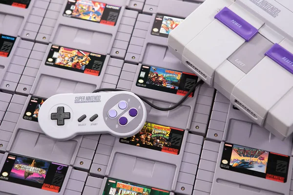 Le système et les jeux vidéo Super Nintendo — Photo