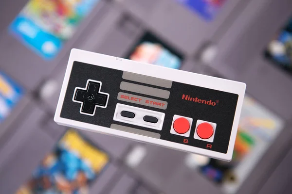 El controlador de videojuegos retro de Nintendo NES — Foto de Stock