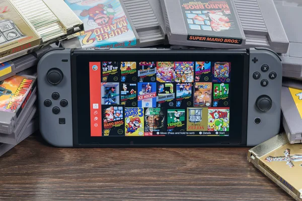 Spiele auf der Nintendo-Switch — Stockfoto
