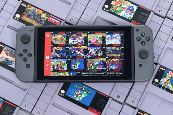 Jouer quelques jeux SNES sur la Nintendo Switch — Photo