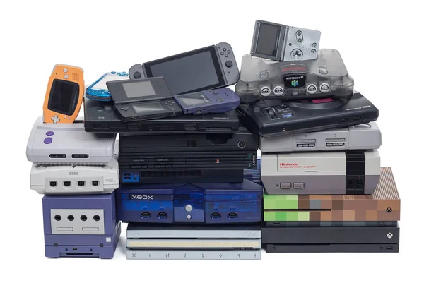 Uma grande coleção de sistemas de jogos de vídeo — Fotografia de Stock