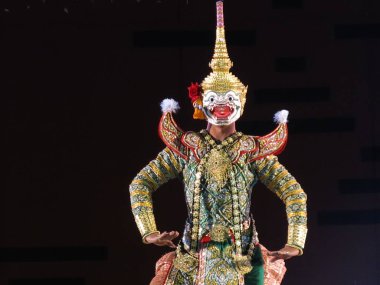Khon veya geleneksel Tay maskeli drama. Bu tüm Tay performans sanatları en rafine edilir. Karakteri güzel kostüm siyah arka plan üzerinde dans ediyor