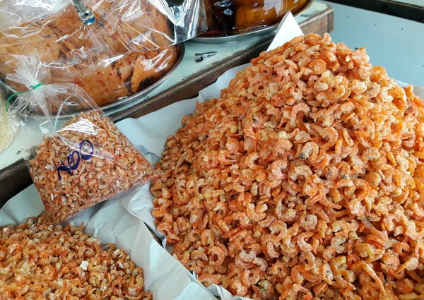 Kurutulmuş küçük karides