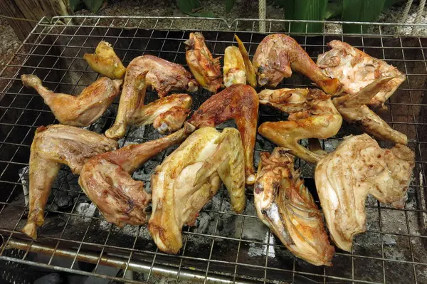 mangal üzerinde ızgara tavuk