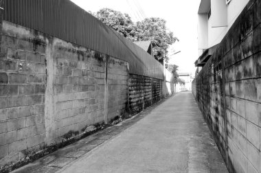 siyah ve beyaz sesi eski bir sokakta