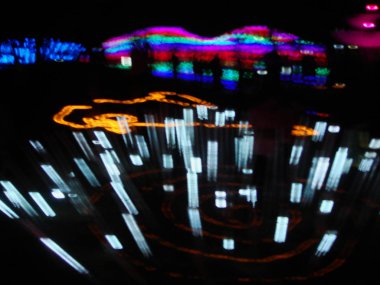 karanlık arka planda renkli ışık soyut fotoğraf