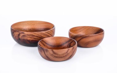 ahşap kase üç beyaz arka plan üzerinde