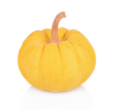 Beyaz arka plan üzerinde izole taze sarı kabak