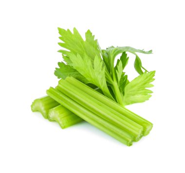 Beyaz arkaplanda izole edilmiş taze kereviz