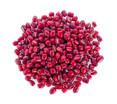 Beyaz zemin üzerine kırmızı fasulye üstten görünüm