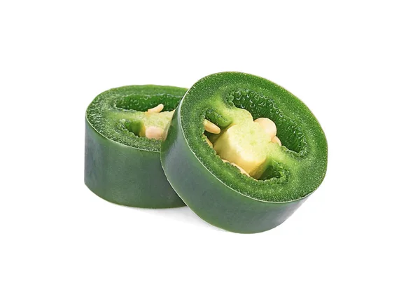 Jalapeno halka izole beyaz, closeup dilimler
