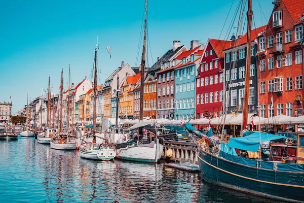 Vista Panorámica Coloridas Casas Banco Barcos Nyhavn Canal Copenhague Dinamarca — Foto de Stock