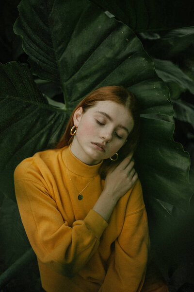 Young Pretty Woman Dark Yellow Sweater Closed Eyes Posing Green — Stock Photo, Image