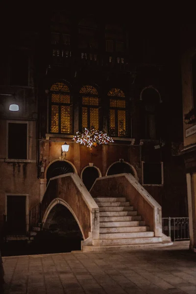 Calle Escena Casa Con Puente Casco Antiguo Por Noche Venecia — Foto de Stock