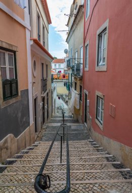 Pozlama donne Alfama, Lizbon, Portekiz tarihi eski ilçe inci günü sırasında.