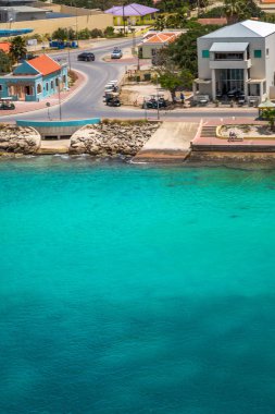 Bonaire adlı gelen, yakalama sermaye Bonaire adlı gemi, onun paradisiac plajları ve su ile Karayip Hollanda Bu güzel adada Kralendijk.