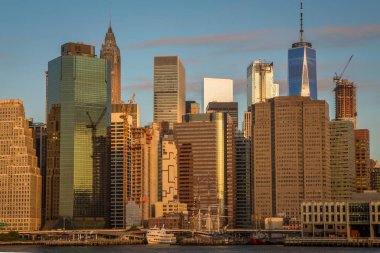 Brooklyn Bridge Park Greenway yakınındaki pozlama.
