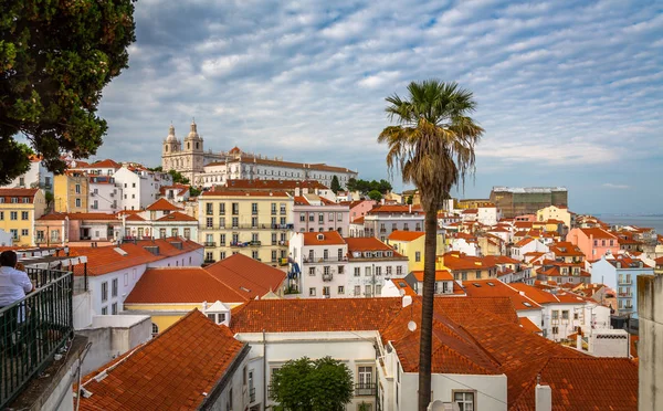 Exposição Donne Durante Dia Alfama Zona Histórica Antiga Lisboa Portugal — Fotografia de Stock