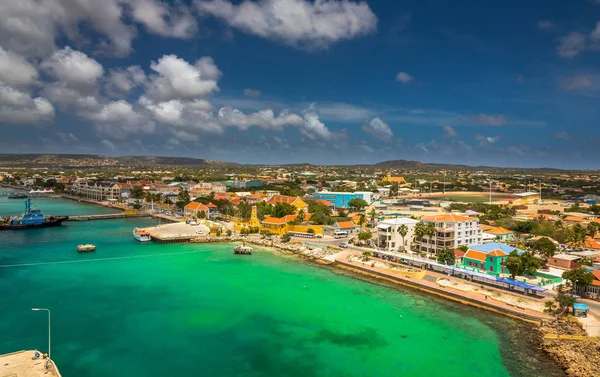 Chegando Bonaire Captura Navio Capital Bonaire Kralendijk Nesta Bela Ilha — Fotografia de Stock