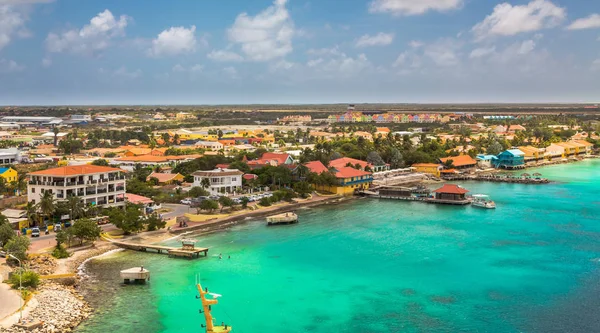 Chegando Bonaire Captura Navio Capital Bonaire Kralendijk Nesta Bela Ilha — Fotografia de Stock